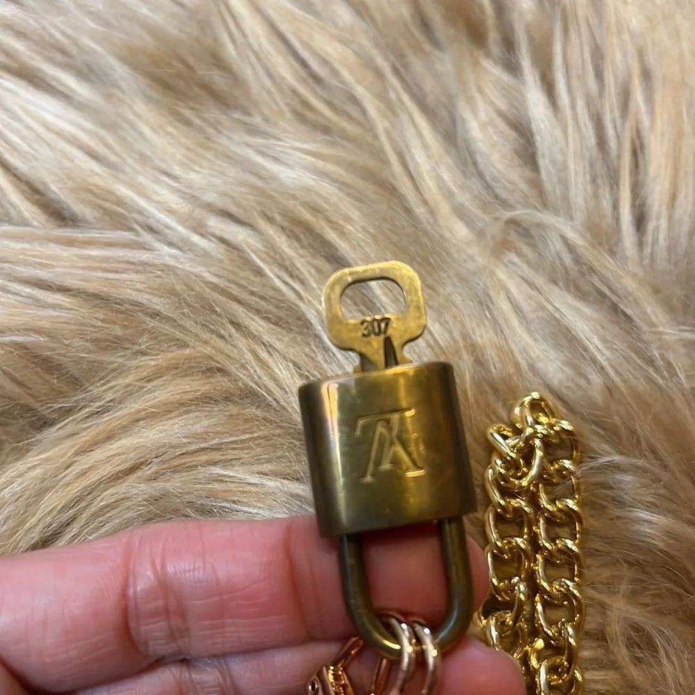 🧡Gold Chain Necklace with LV Lock Pendant 307 - Picture 10 of 14